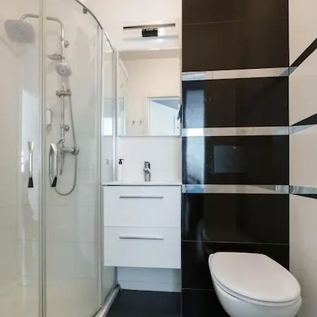 Апартаменти Close- Central - Old Town - Comfortable And Cozy - W3