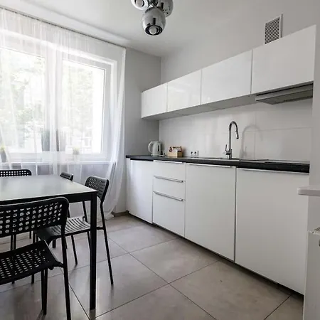 Апартаменти Close- Central - Old Town - Comfortable And Cozy - W3 *